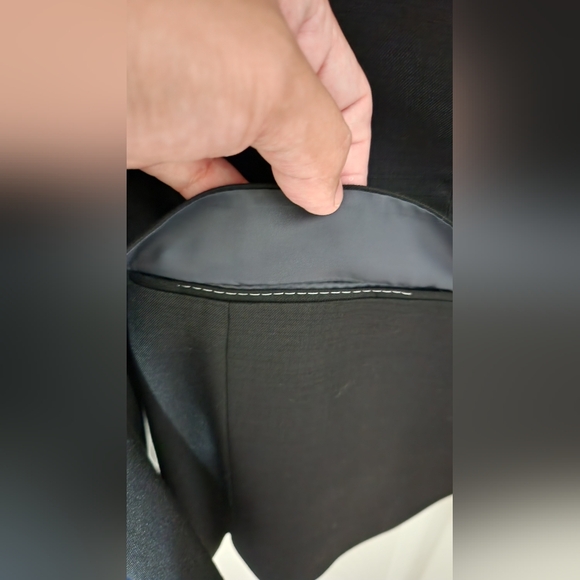 Men's Black Suit Ensemble - Picture 5 of 6